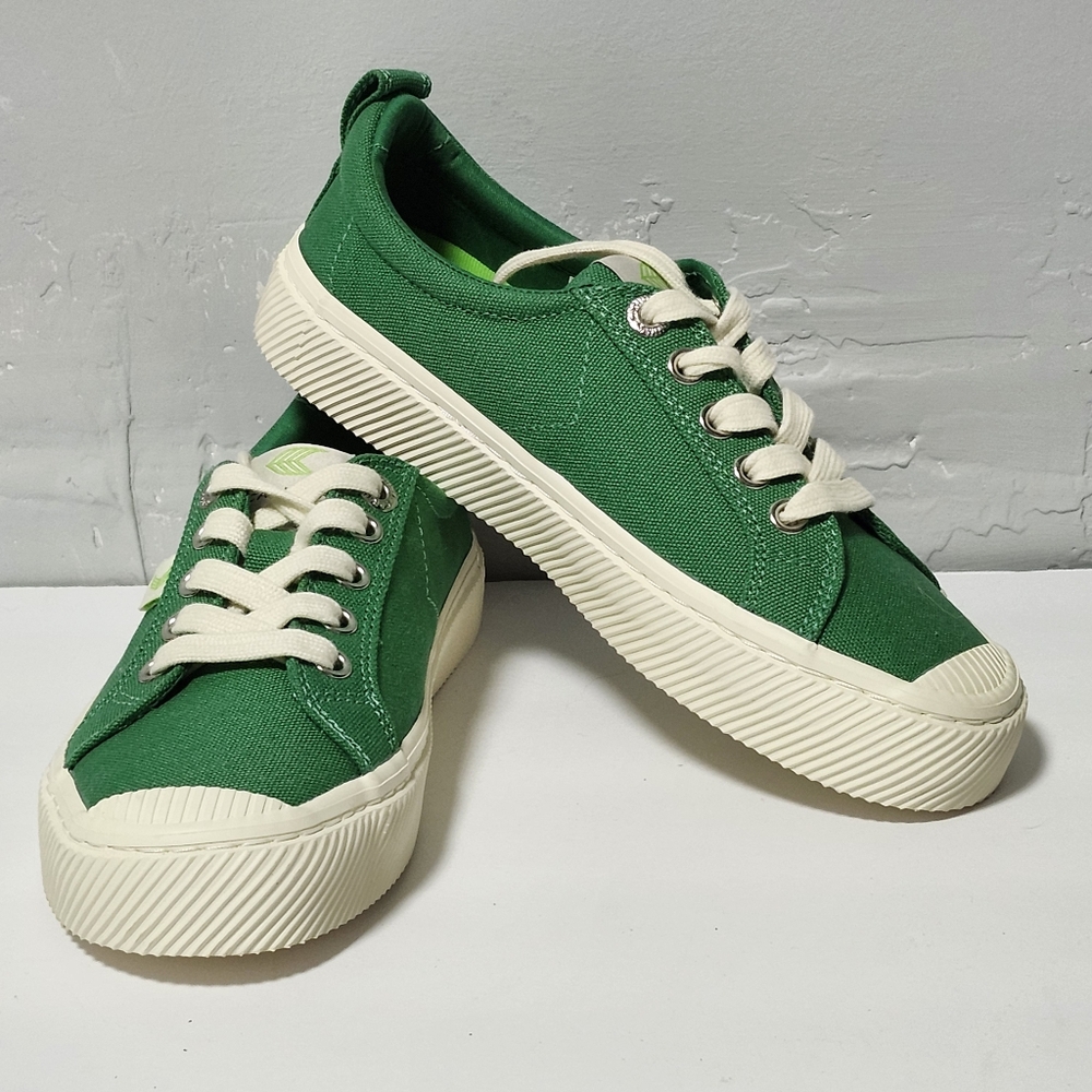 NWOB Cariuma OCD Green Canvas Sneakers Shoes Sz 5